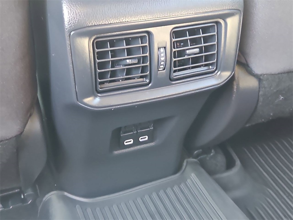 2023 Toyota RAV4 Hybrid XLE photo 25
