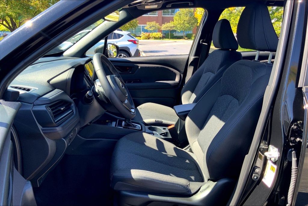 2025 Subaru Forester Premium photo 22
