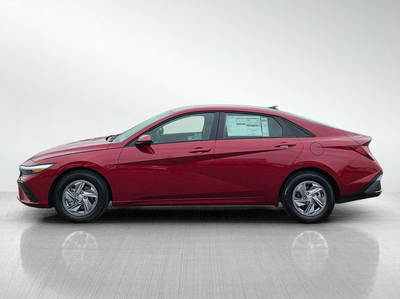 2025 Hyundai Elantra SE photo 3