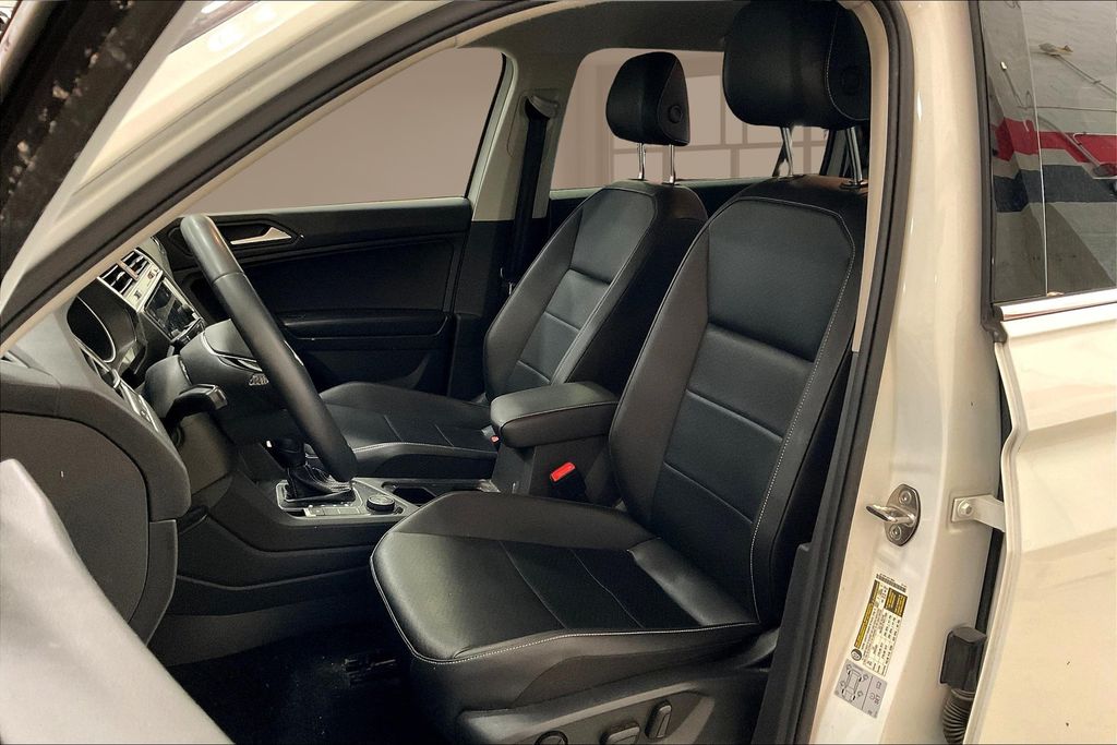 2021 Volkswagen Tiguan SE photo 23