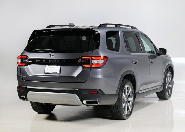 2023 Honda Pilot Elite photo 2