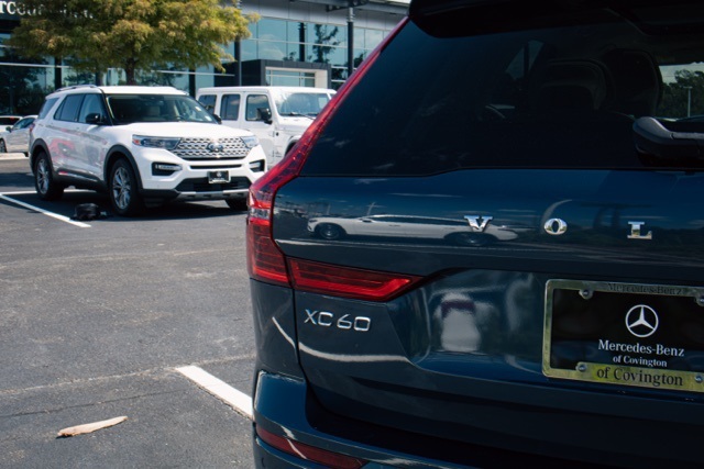 2022 Volvo XC60 Recharge Hybrid T8 Inscription Expression photo 9