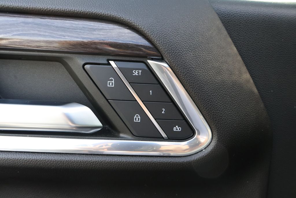 2022 Chevrolet Silverado 1500 LTZ photo 17