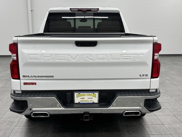 2022 Chevrolet Silverado 1500 LTZ photo 2