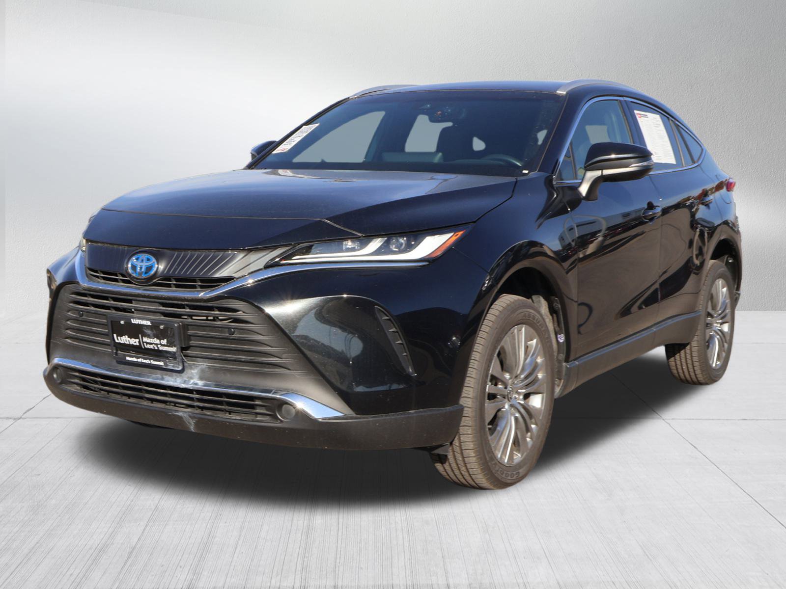 2022 Toyota Venza XLE photo 3