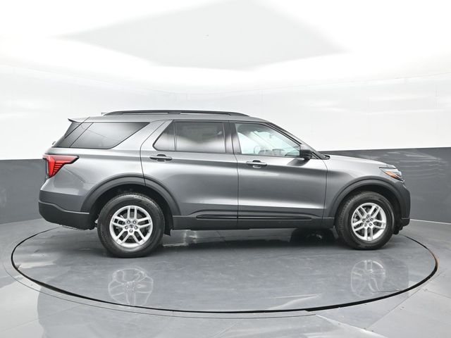 2026 Ford Explorer photo 2