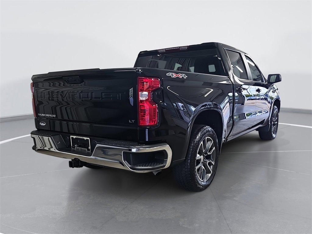 2023 Chevrolet Silverado 1500 LT photo 2