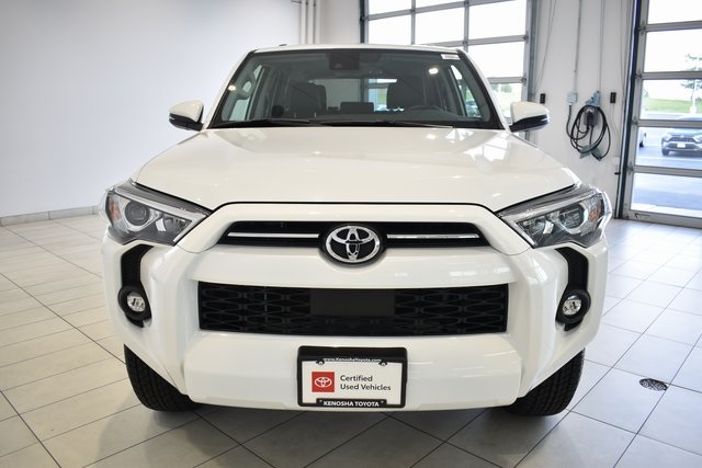 2024 Toyota 4Runner SR5 Premium photo 3