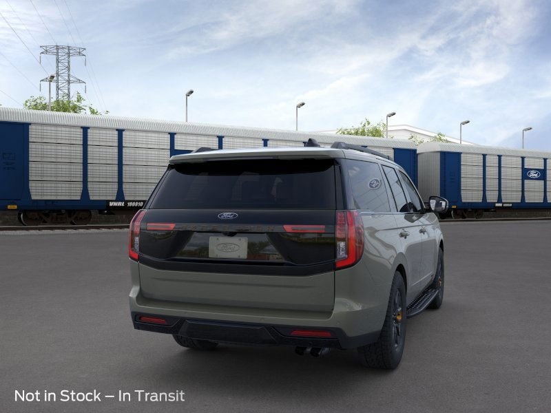 2025 Ford Expedition photo 3