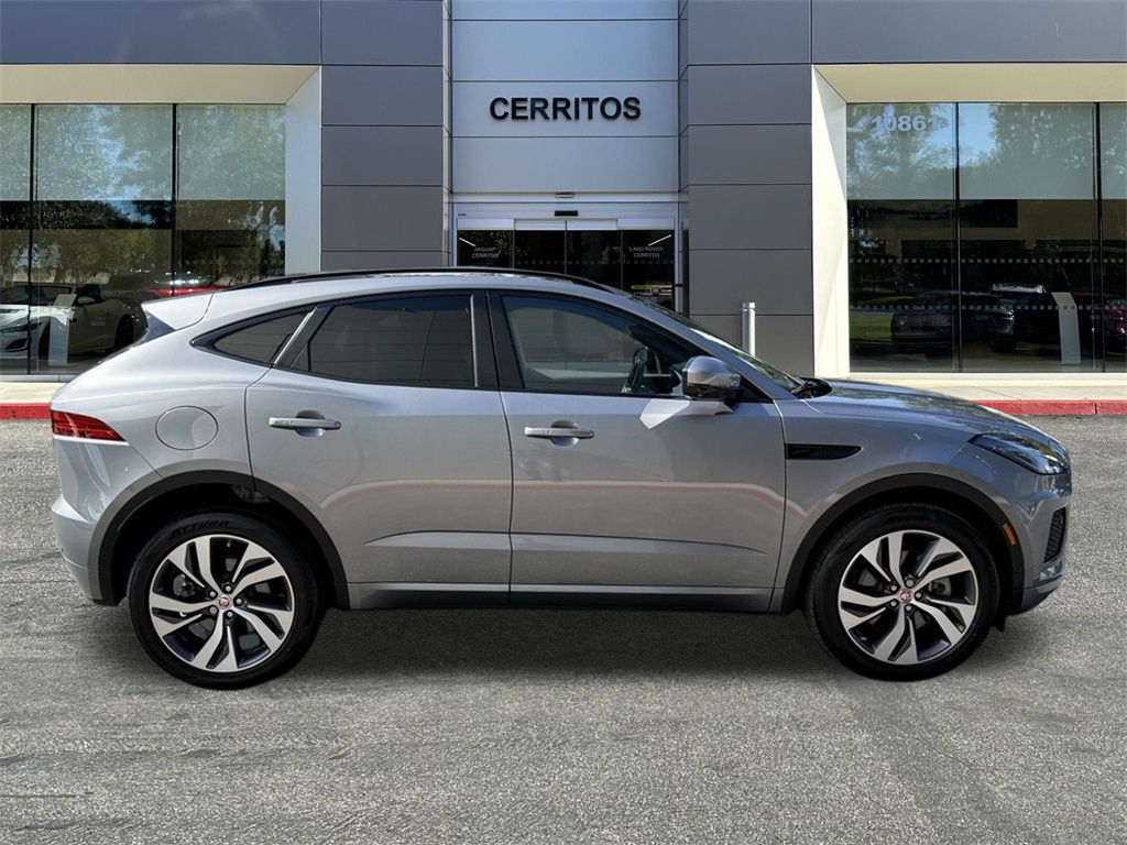 2021 Jaguar E-PACE photo 4