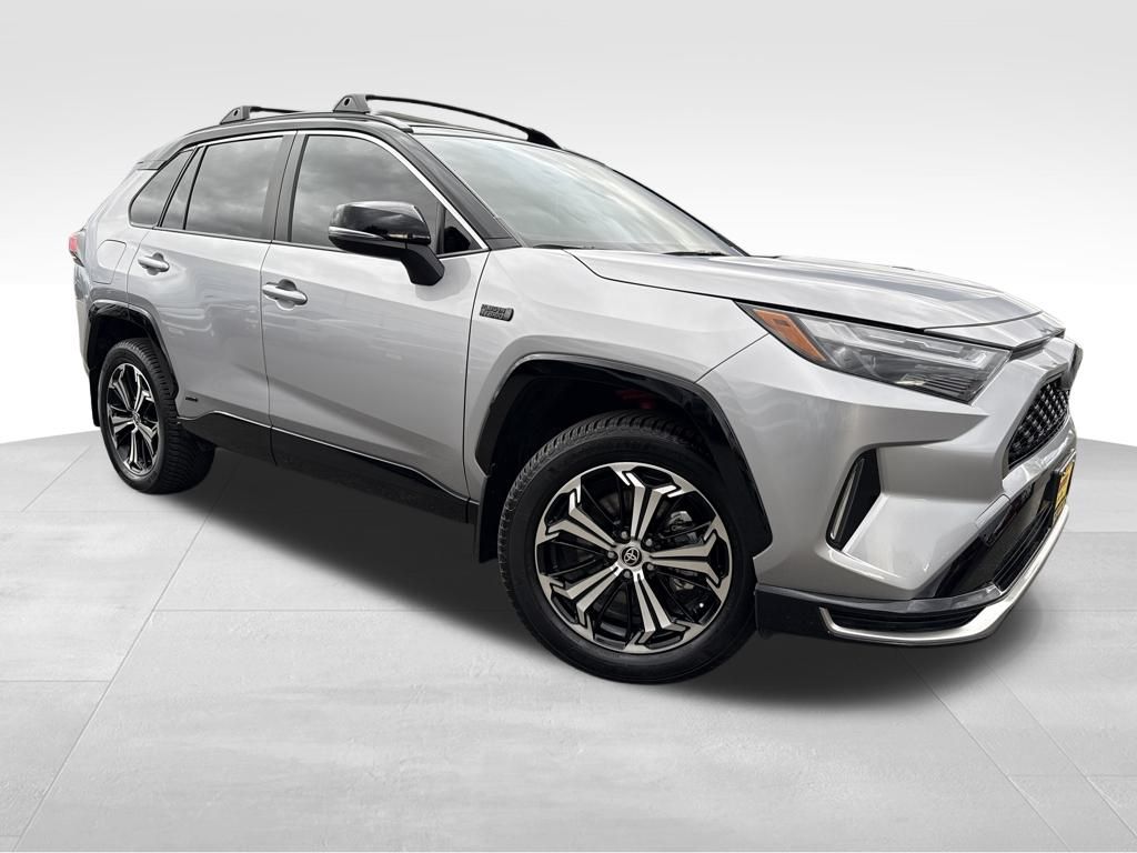 2024 Toyota RAV4 XSE's photo