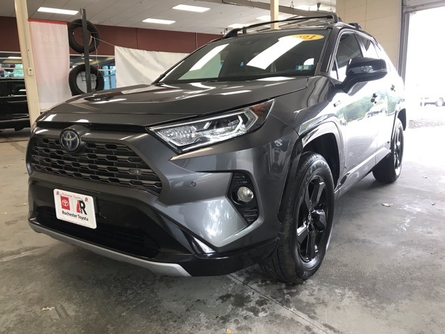 2021 Toyota RAV4 Hybrid XSE photo 7