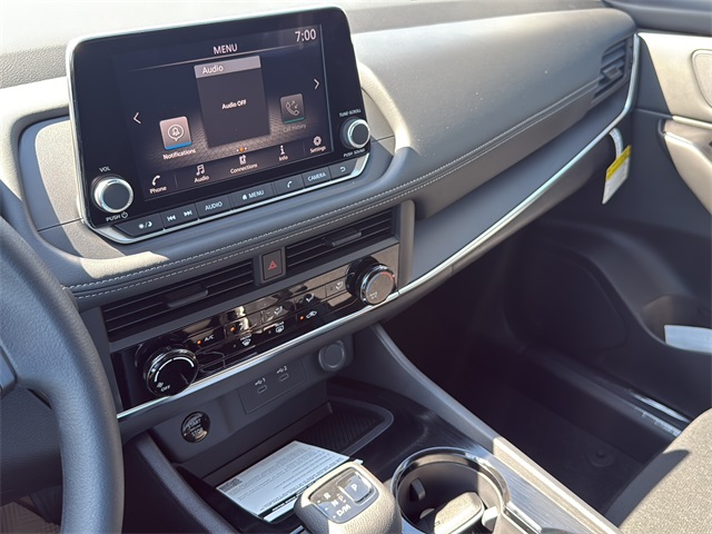 2026 Nissan Rogue S photo 25