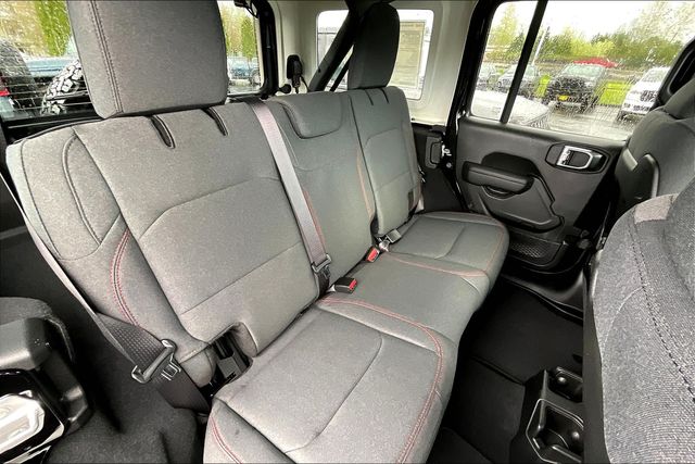 2025 Jeep Wrangler Rubicon photo 22