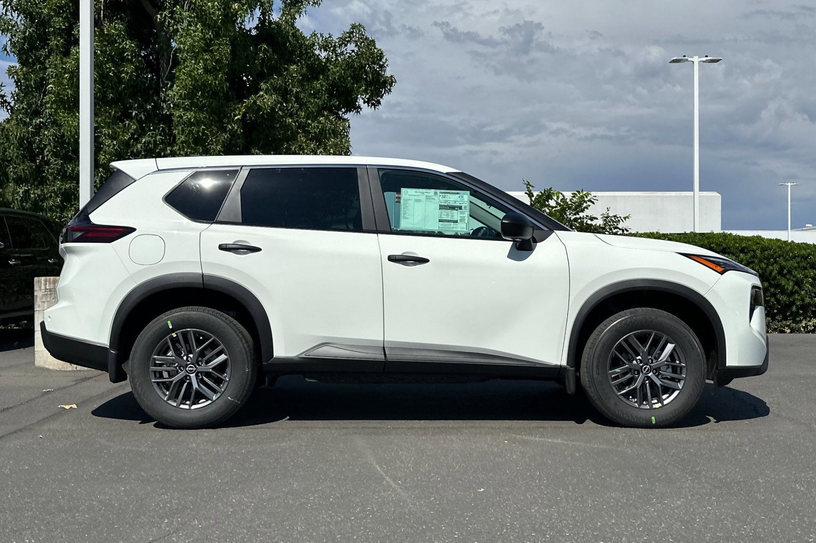 2026 Nissan Rogue S photo 3