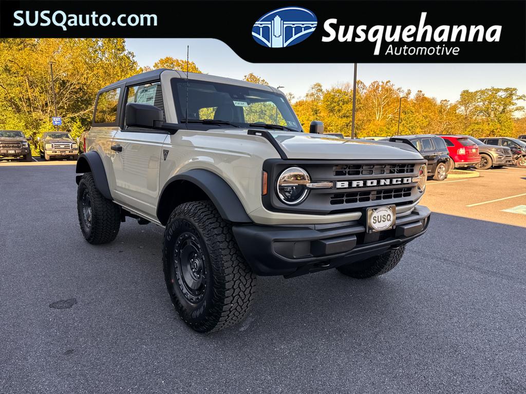 2025 Ford Bronco 2-Door Base's photo
