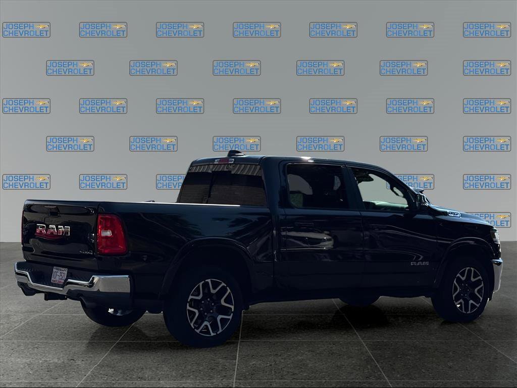 2025 Ram 1500 Laramie photo 3