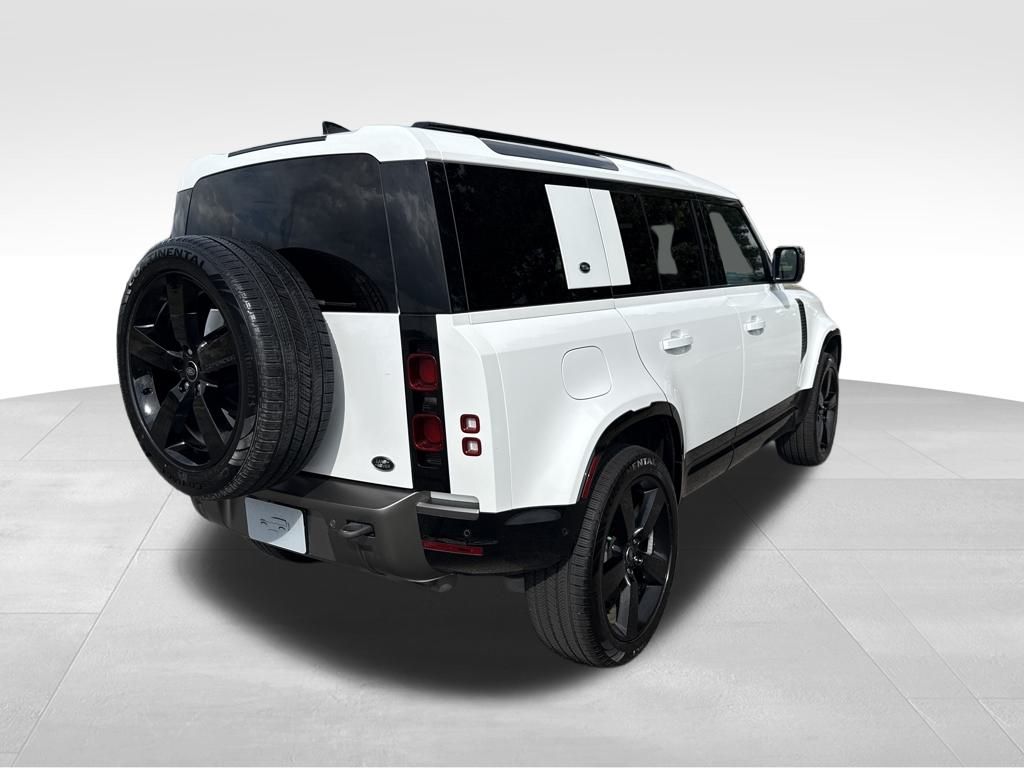 2022 Land Rover Defender 110 X-Dynamic HSE photo 5