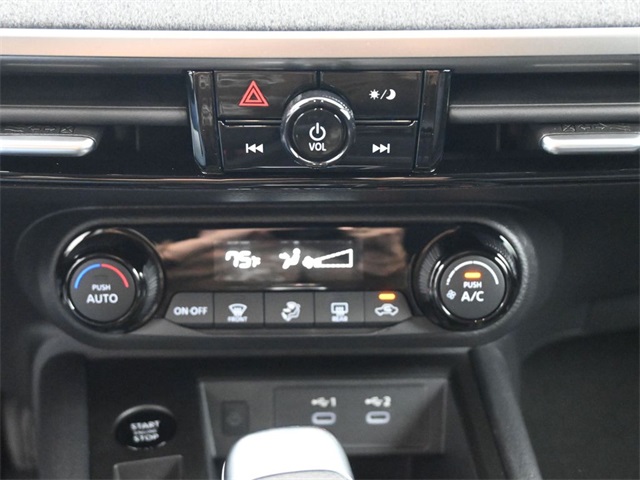 2026 Nissan Kicks SV photo 4