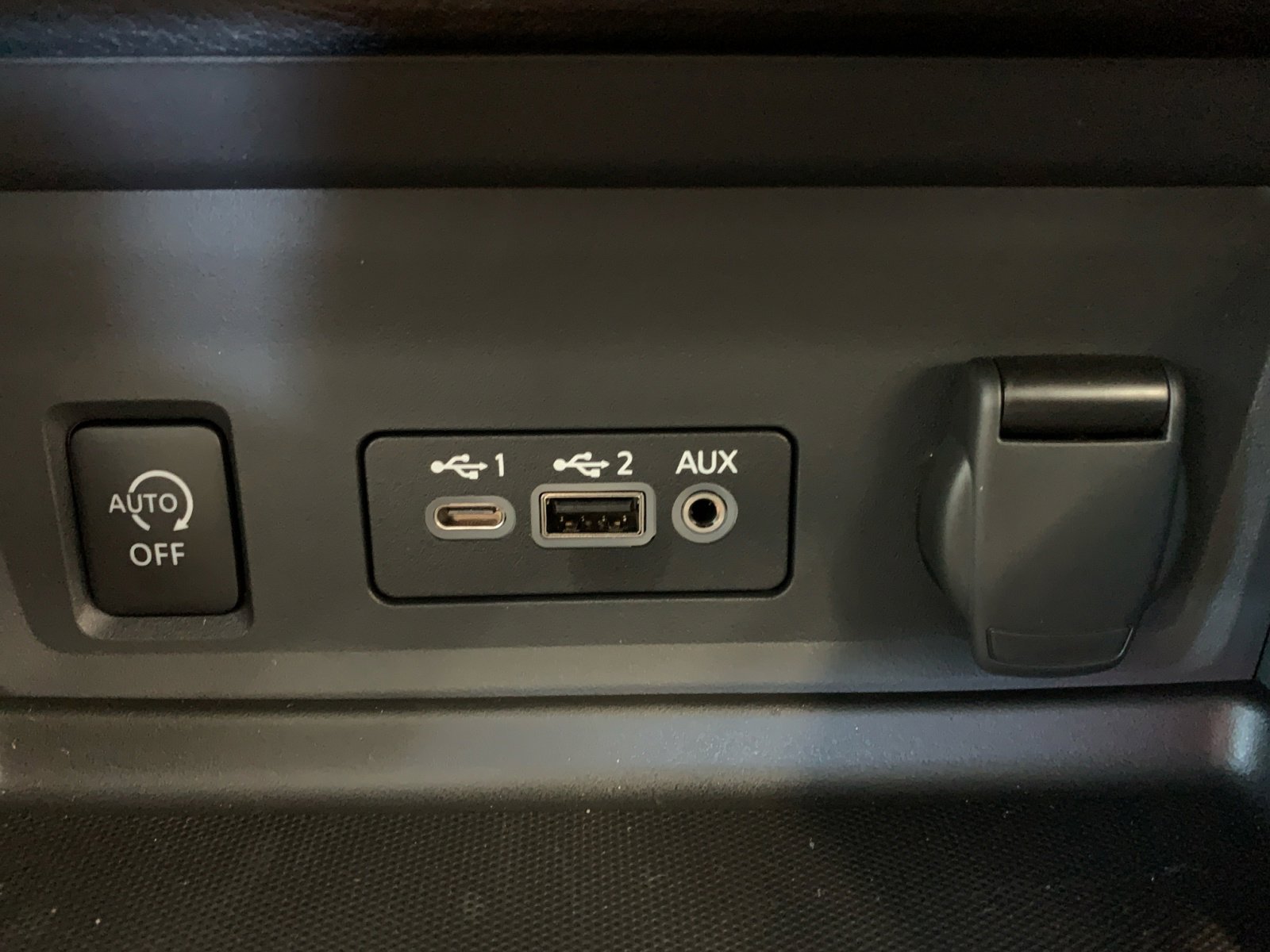 2025 Nissan Sentra SV photo 17