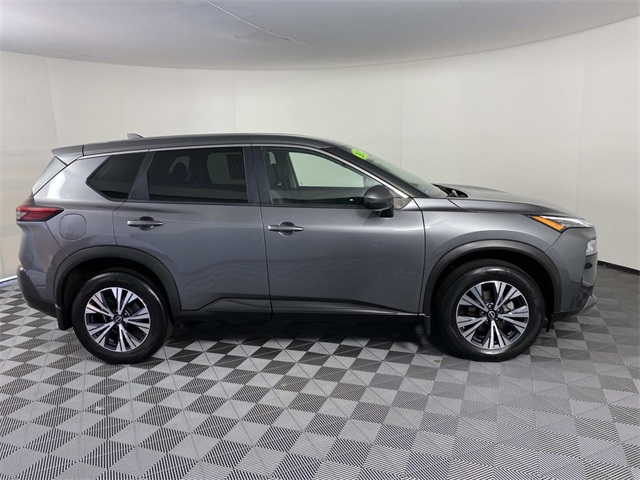 2022 Nissan Rogue SV photo 6