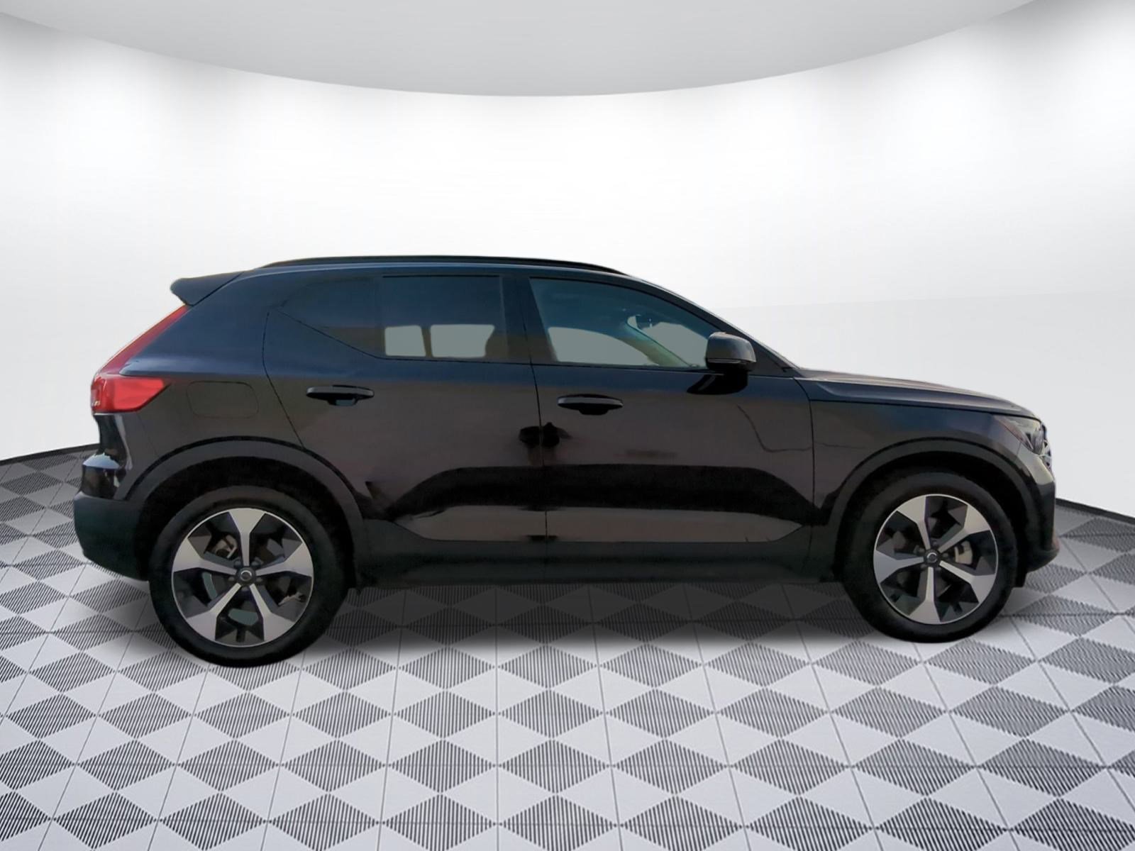 2024 Volvo XC40 Core photo 7