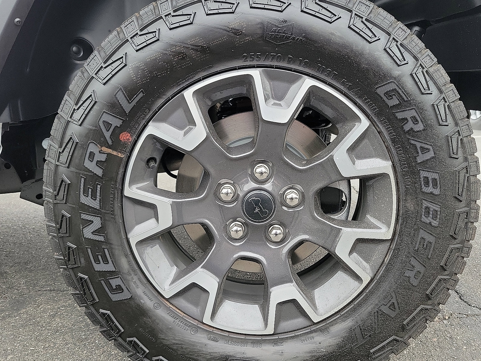 2025 Jeep Wrangler Sahara photo 19