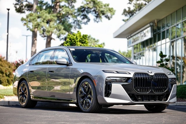 2025 BMW 7 Series 740i