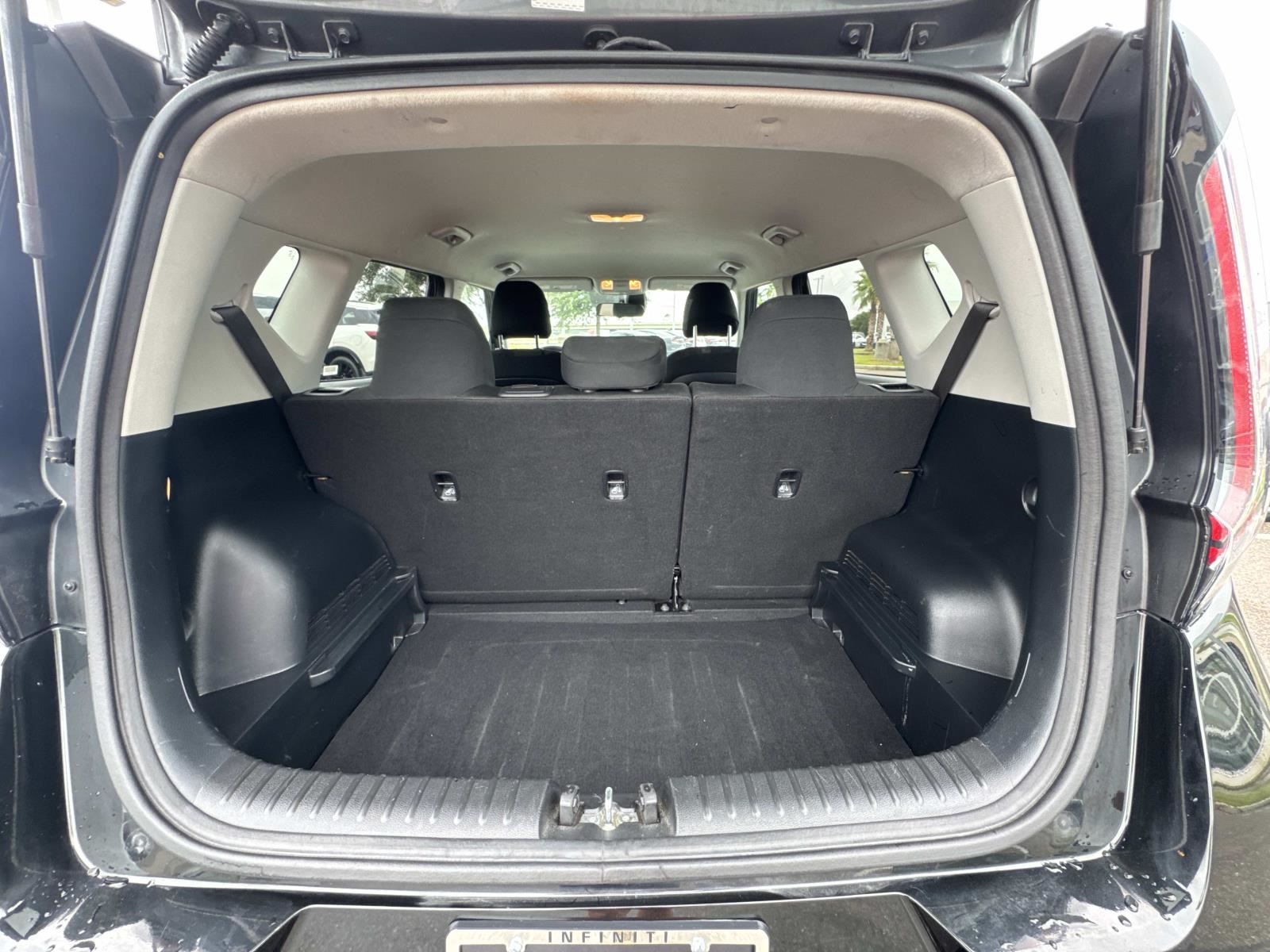 2023 Kia Soul LX photo 8