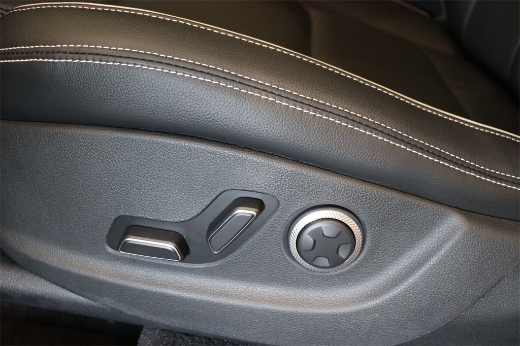 2026 Genesis Electrified GV70 photo 8