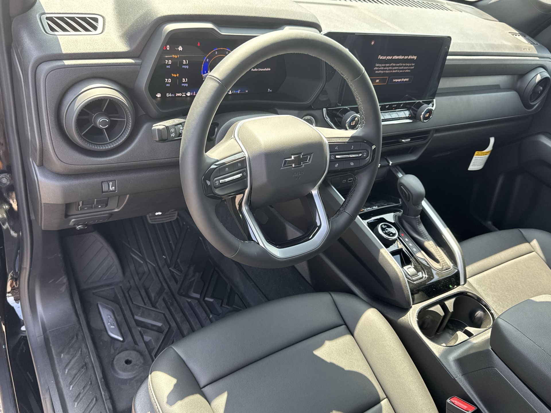 2025 Chevrolet Colorado Trail Boss photo 2