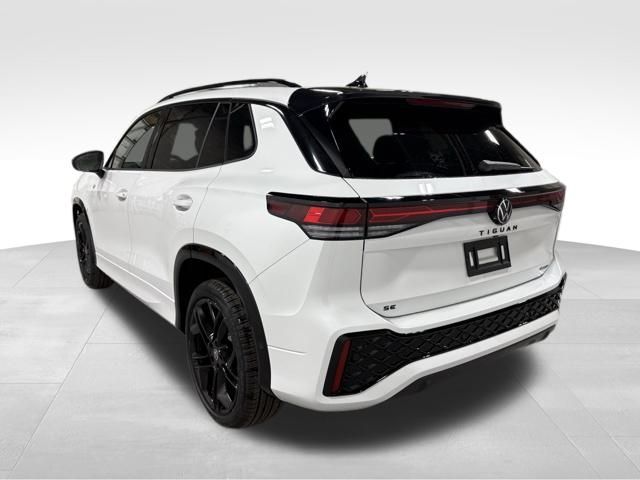 2026 Volkswagen Tiguan SE R-Line Black photo 2