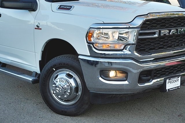 2023 Ram 3500 Tradesman photo 4
