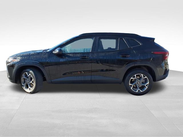 2024 Chevrolet Trax LT photo 3