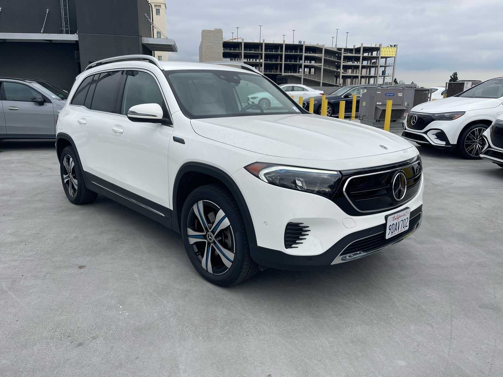 2022 Mercedes Benz EQB 300 4MATIC photo 2