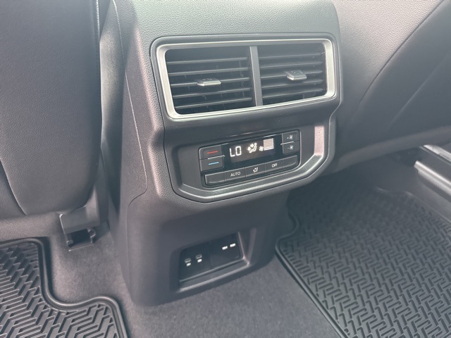 2025 Volkswagen Atlas Peak Edition SE photo 23