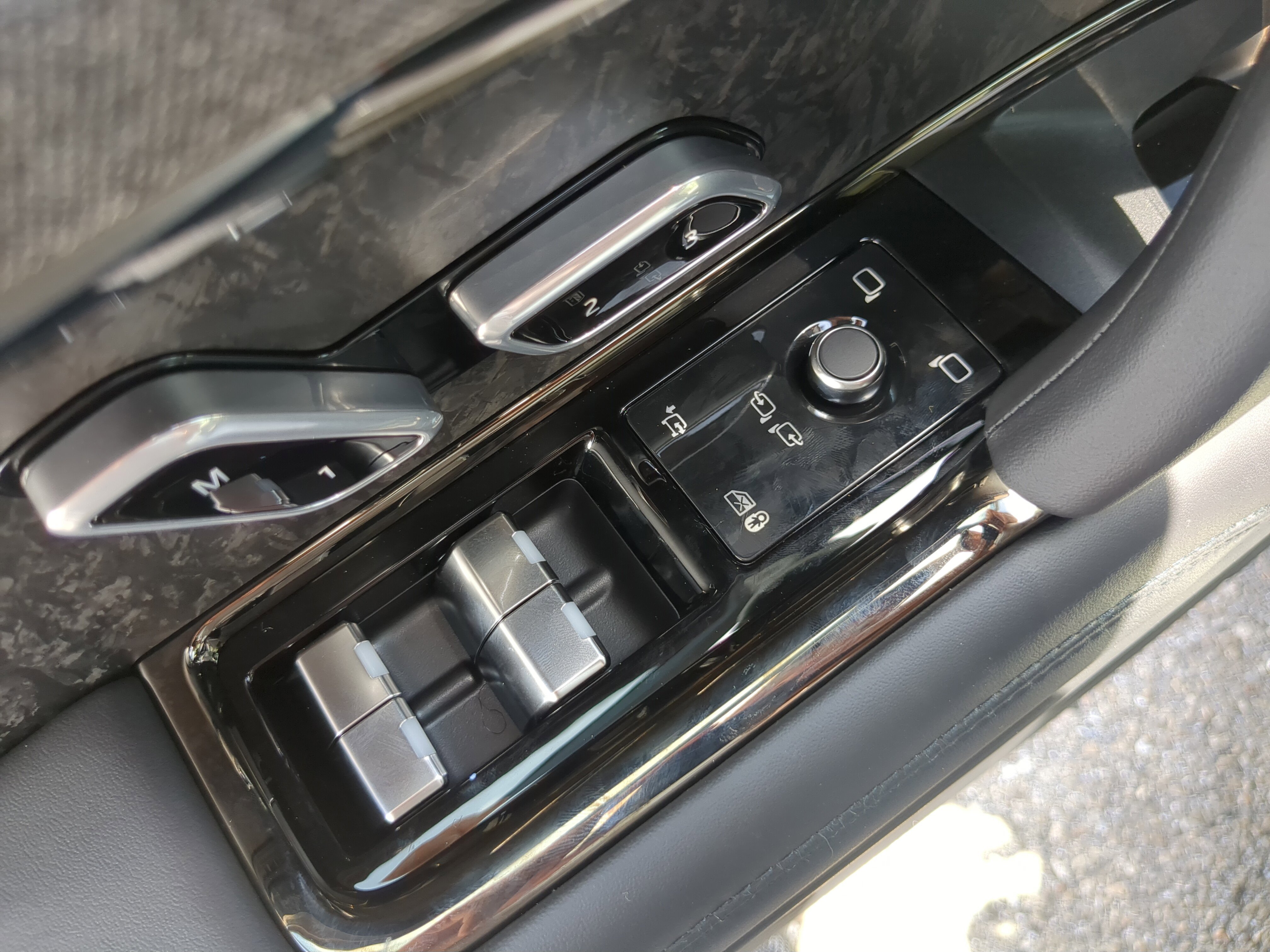 2025 Land Rover Range Rover Sport SE photo 13
