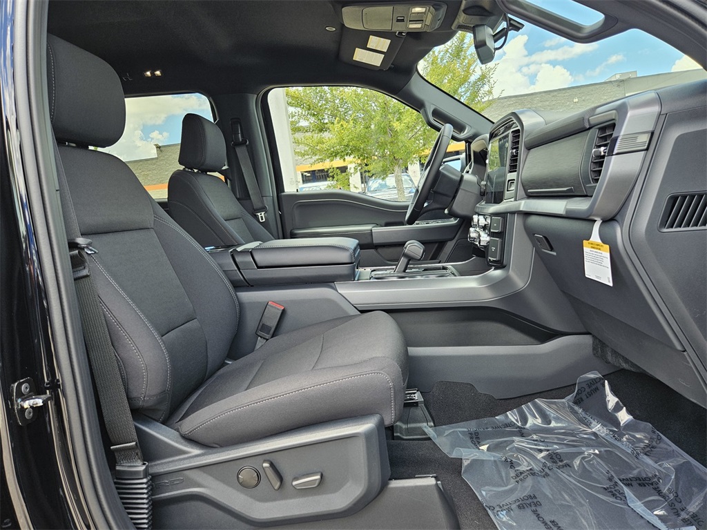 2025 Ford F-150 XLT photo 30