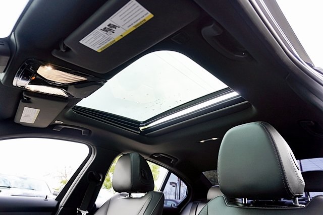 Used 2022 Blue BMW 330i image 15