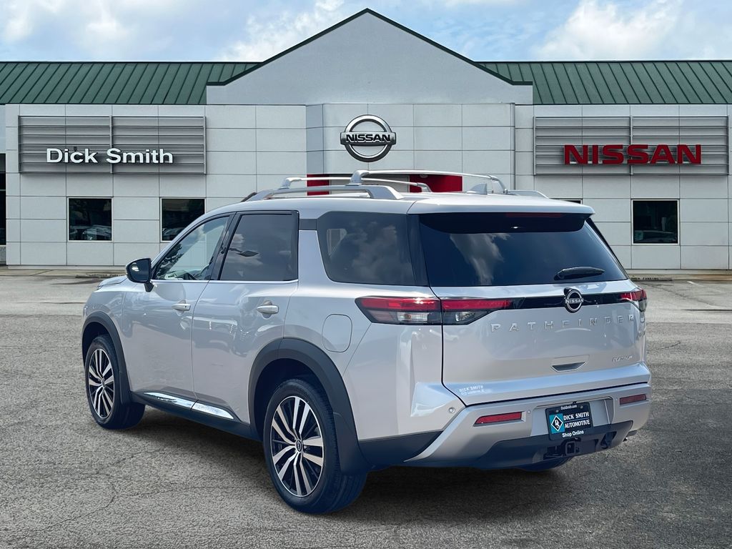 2025 Nissan Pathfinder Platinum photo 2