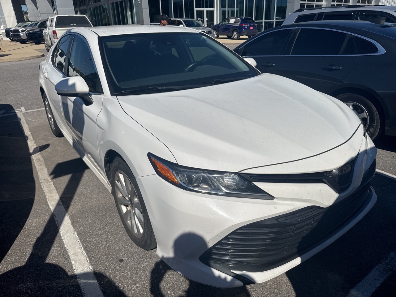 2020 Toyota Camry LE photo 3