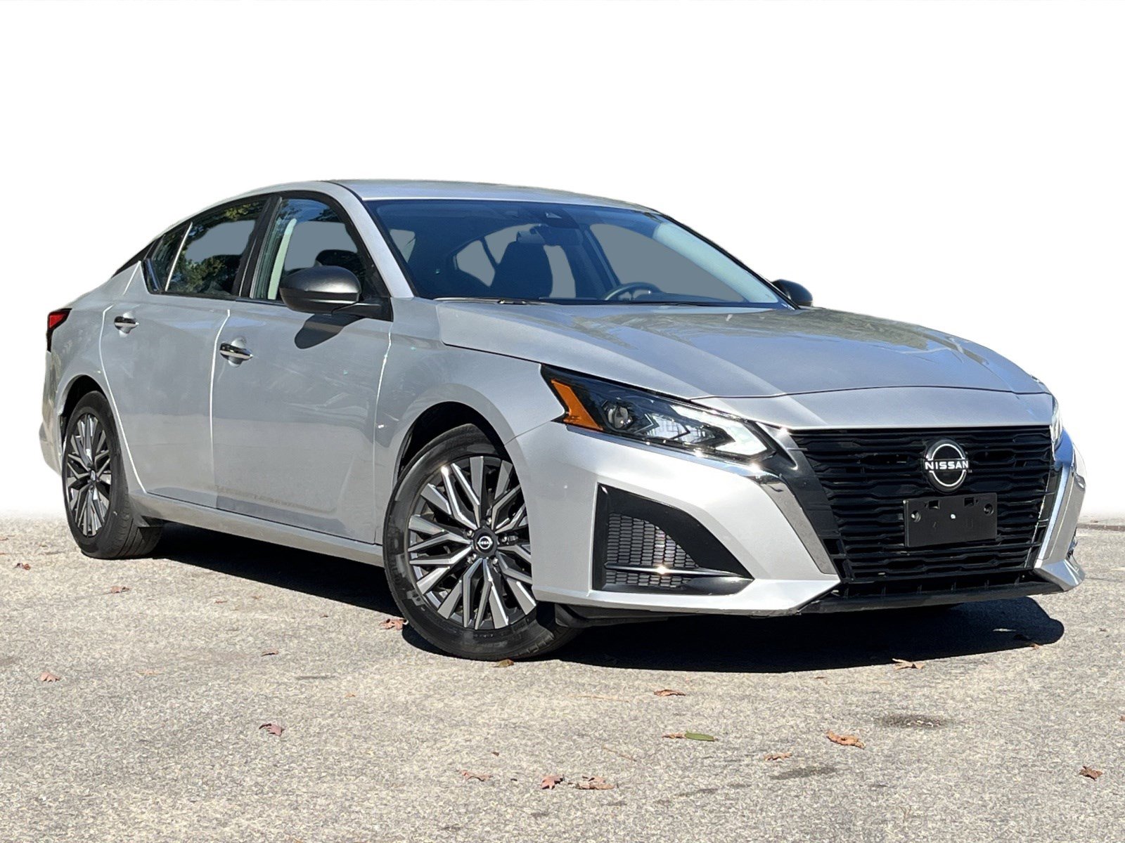 2024 Nissan Altima 2.5 SV photo 2