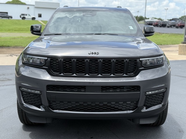 2024 Jeep Grand Cherokee Limited photo 2