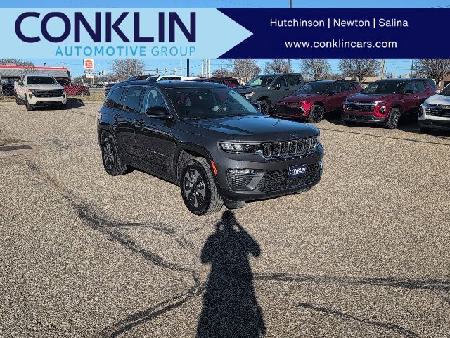 2022 Jeep Grand Cherokee 4xe's photo