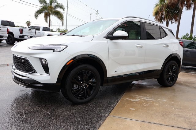 2026 Buick Encore GX Sport Touring photo 4