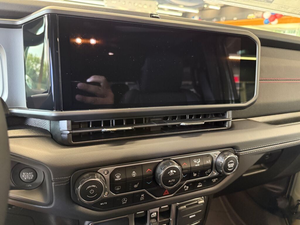 2025 Jeep Gladiator Rubicon photo 15