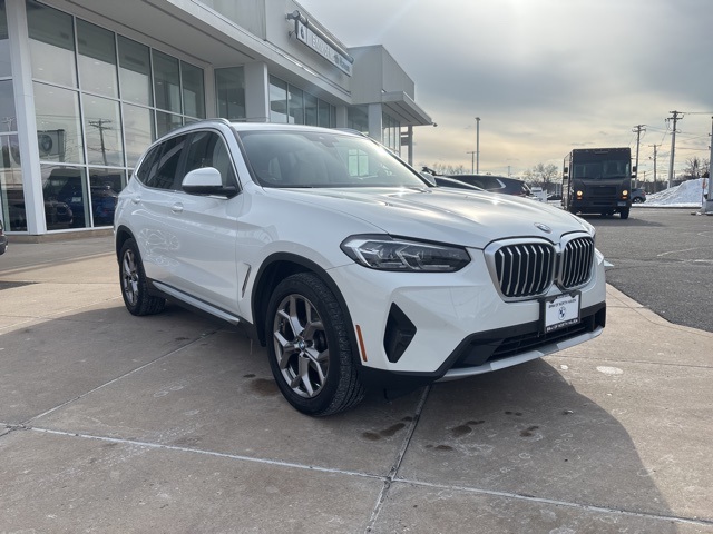 2022 BMW X3 30i's photo