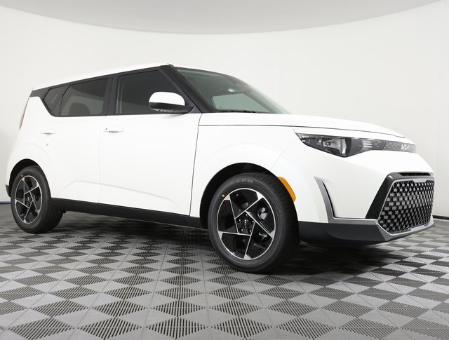 2025 Kia Soul EX photo 3