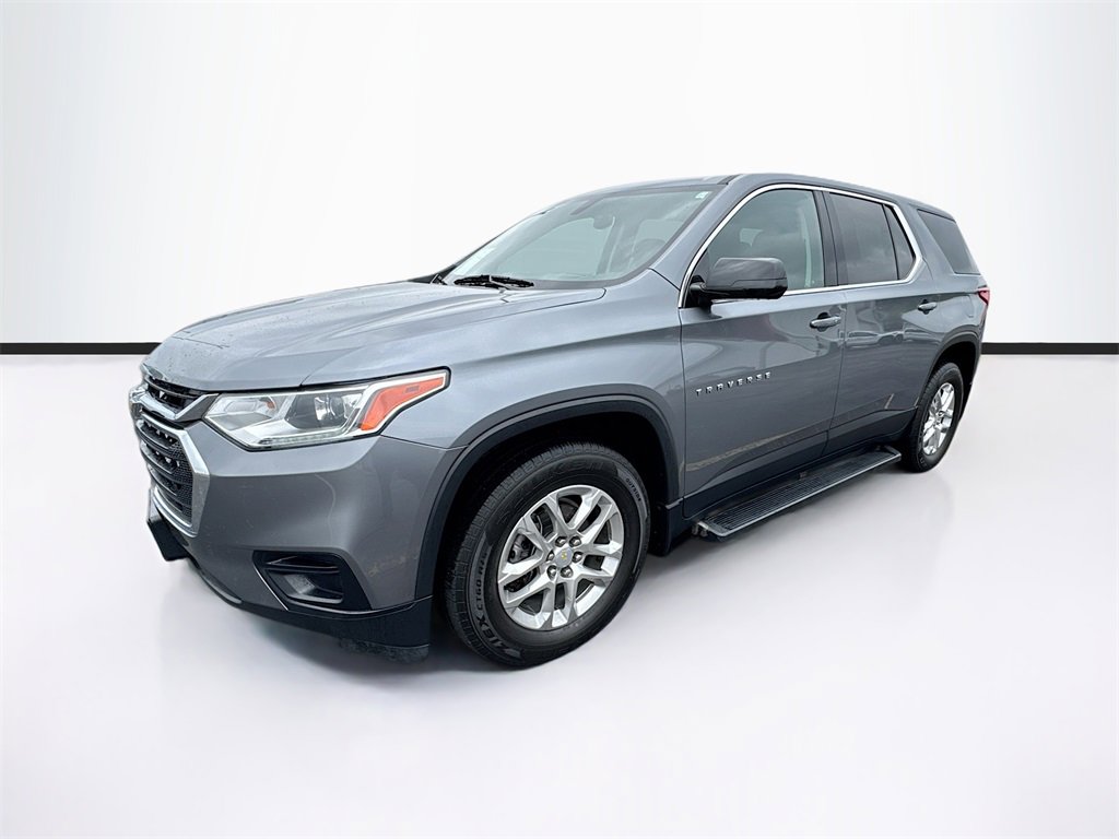 2021 Chevrolet Traverse LS photo 3