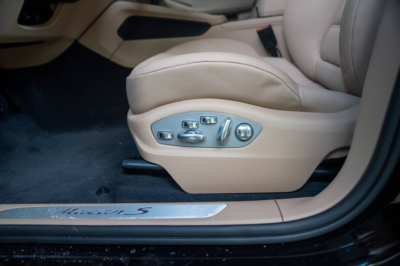 2025 Porsche Macan S photo 27